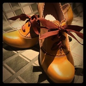 Vintage/Retro Style Shoes